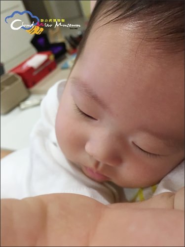 果果給了我一個小叮噹口袋,在我肚子上留下一道微笑袋口,雖然沒有時光機跟任意門,卻從此擁有了各式神力要來當一個好媽媽! - 第67張圖