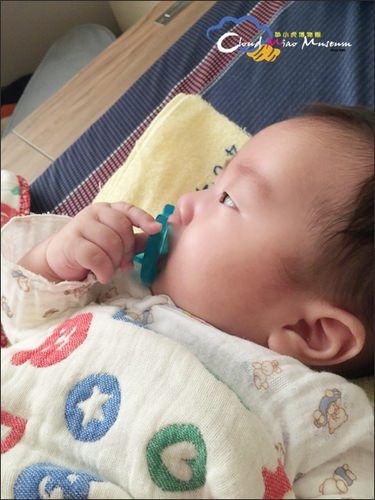 果果給了我一個小叮噹口袋,在我肚子上留下一道微笑袋口,雖然沒有時光機跟任意門,卻從此擁有了各式神力要來當一個好媽媽! - 第89張圖