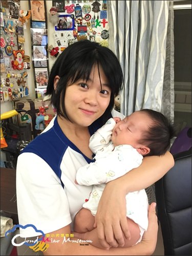 果果給了我一個小叮噹口袋,在我肚子上留下一道微笑袋口,雖然沒有時光機跟任意門,卻從此擁有了各式神力要來當一個好媽媽! - 第18張圖