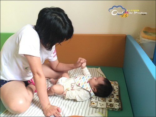 果果給了我一個小叮噹口袋,在我肚子上留下一道微笑袋口,雖然沒有時光機跟任意門,卻從此擁有了各式神力要來當一個好媽媽! - 第88張圖
