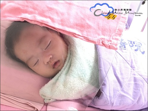 果果給了我一個小叮噹口袋,在我肚子上留下一道微笑袋口,雖然沒有時光機跟任意門,卻從此擁有了各式神力要來當一個好媽媽! - 第30張圖