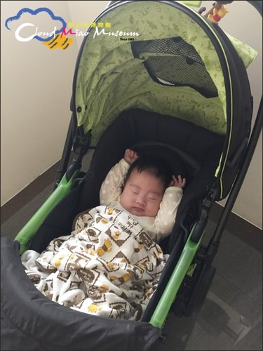 果果給了我一個小叮噹口袋,在我肚子上留下一道微笑袋口,雖然沒有時光機跟任意門,卻從此擁有了各式神力要來當一個好媽媽! - 第27張圖