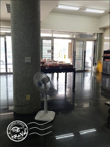 台南(四)安平【林永泰興蜜餞行、Doga繽紛彩色屋、安平貓小巴、廣富號、安平古堡、安平 老街迷你棺材板、新臨安橋夜景】 - 第7張圖