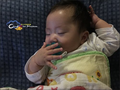果果給了我一個小叮噹口袋,在我肚子上留下一道微笑袋口,雖然沒有時光機跟任意門,卻從此擁有了各式神力要來當一個好媽媽! - 第91張圖