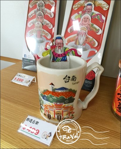 台南(四)安平【林永泰興蜜餞行、Doga繽紛彩色屋、安平貓小巴、廣富號、安平古堡、安平 老街迷你棺材板、新臨安橋夜景】 - 第60張圖