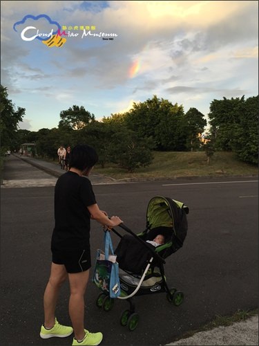 果果給了我一個小叮噹口袋,在我肚子上留下一道微笑袋口,雖然沒有時光機跟任意門,卻從此擁有了各式神力要來當一個好媽媽! - 第75張圖