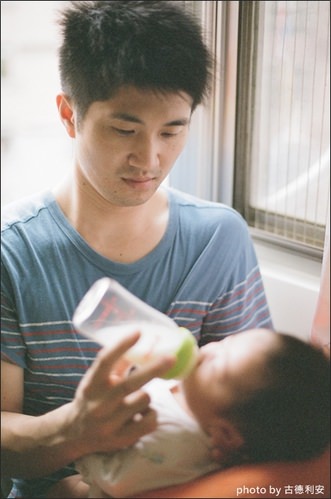 果果給了我一個小叮噹口袋,在我肚子上留下一道微笑袋口,雖然沒有時光機跟任意門,卻從此擁有了各式神力要來當一個好媽媽! - 第81張圖